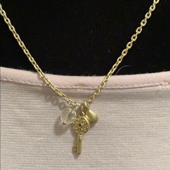 Key with crystal and gold bead necklace - Picture 5 of 5